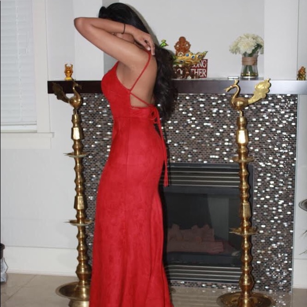 MATTE VELVET BURGUNDY PROM DRESS